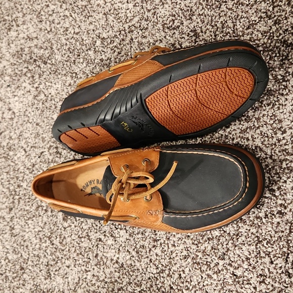 Tommy Bahama Boat Shoes - Picture 3 of 3